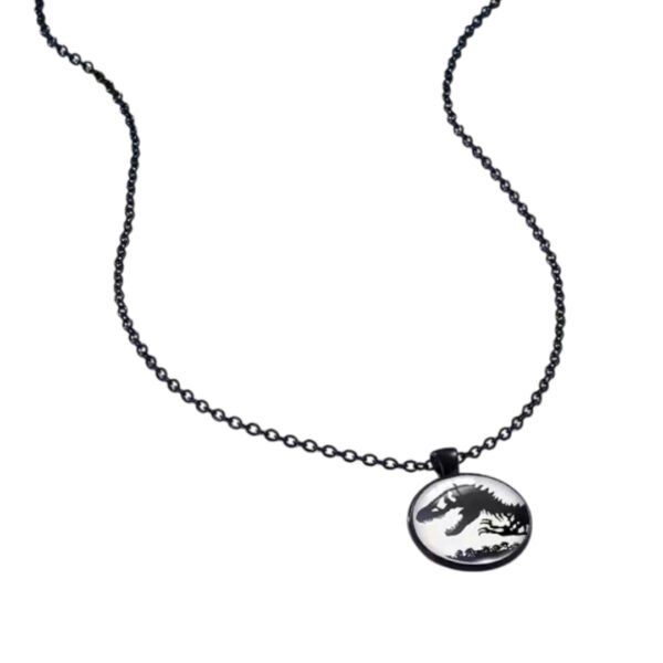 Collar con dije de Jurassic Park (Dinosaurio luminisente)