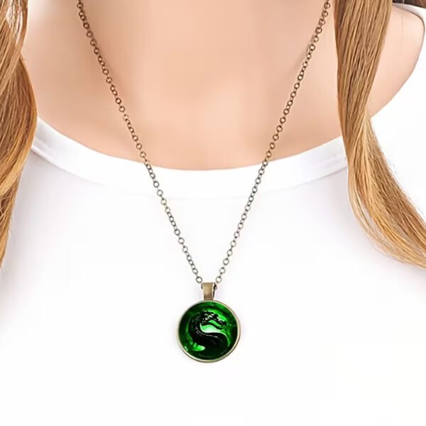 B Collar de Mortal Kombat (Emblema del Dragón)